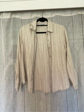 Orvis Men's Light Beige Striped Button-Down Shirt